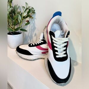 Used Steve Madden Lace-Up Sneakers
